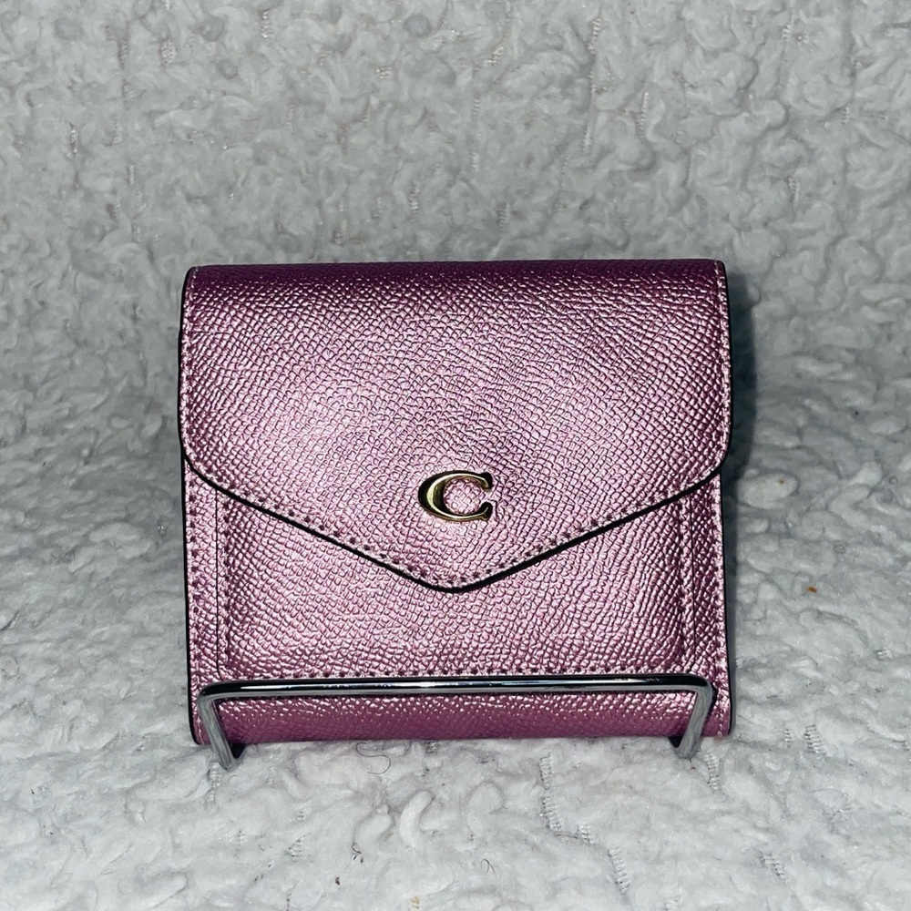 New Coach Metallic Quilted leather Colorblock Camera Bag and Wallet Set in Pink - Picture 13 of 17